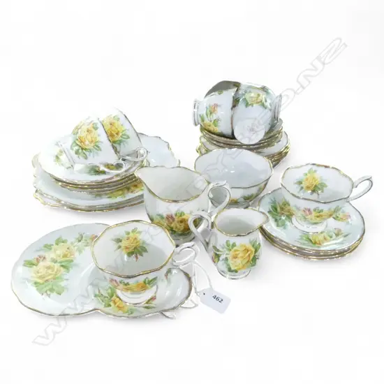 8 CUP ROYAL ALBERT 'ROSE' AFTERNOON TEA SET