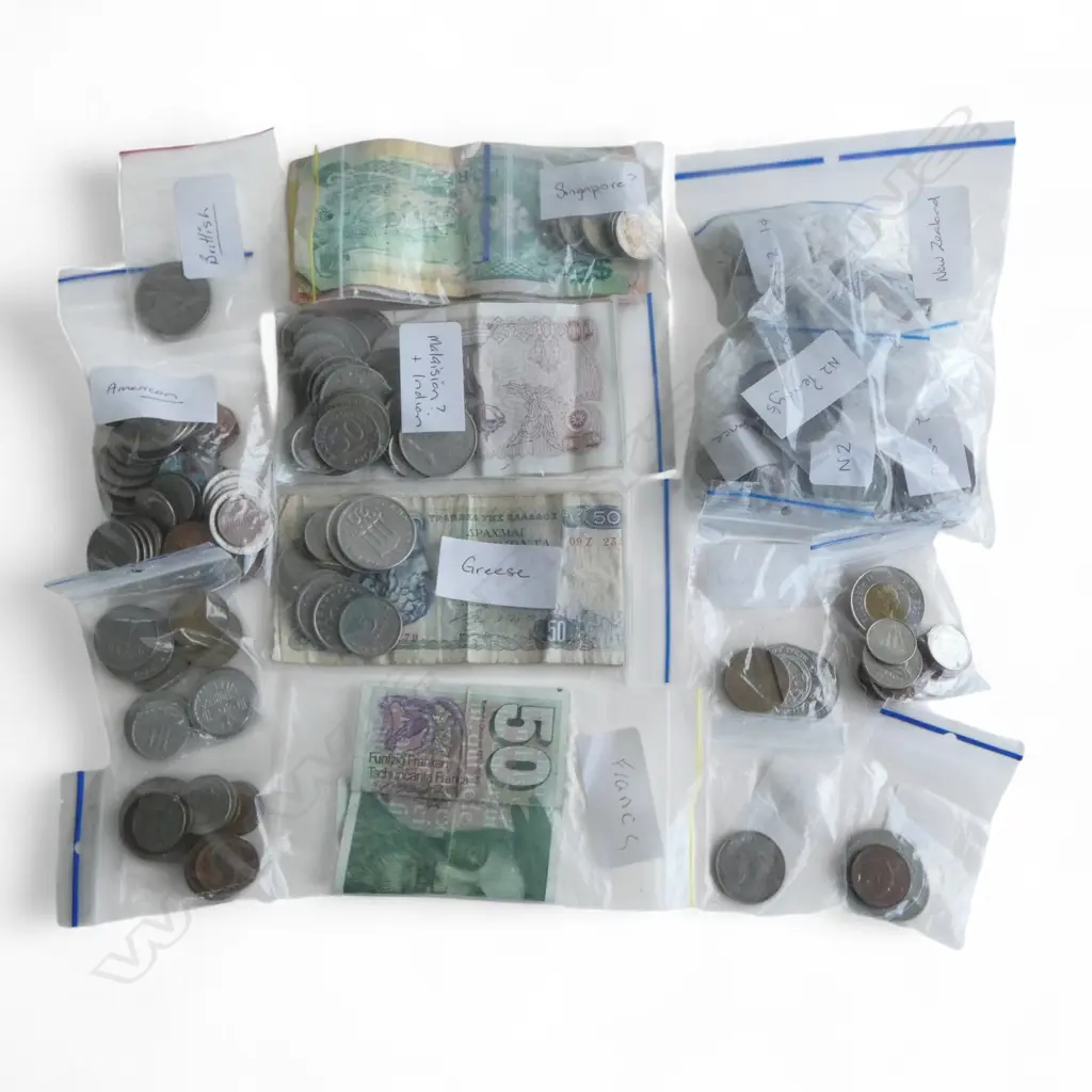 ASST. WORLD COINS & BANK NOTES Image 1++