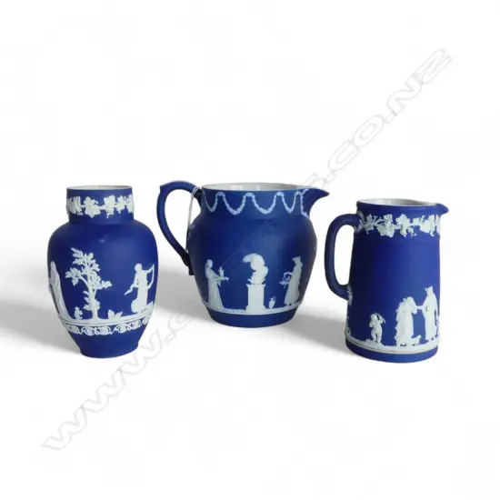 3 PCES. WEDGWOOD JASPERWARE af