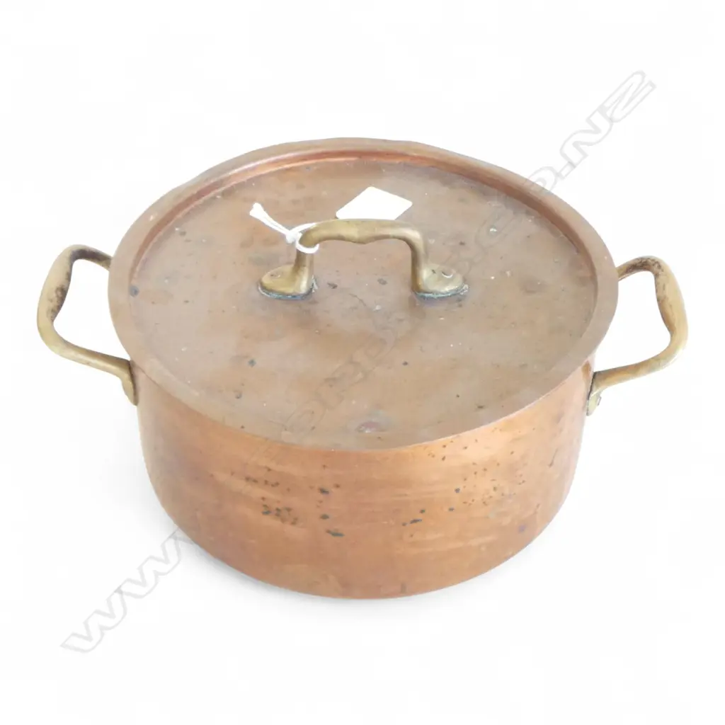 LIDDED COPPER PAN 205mm dia Image 1++