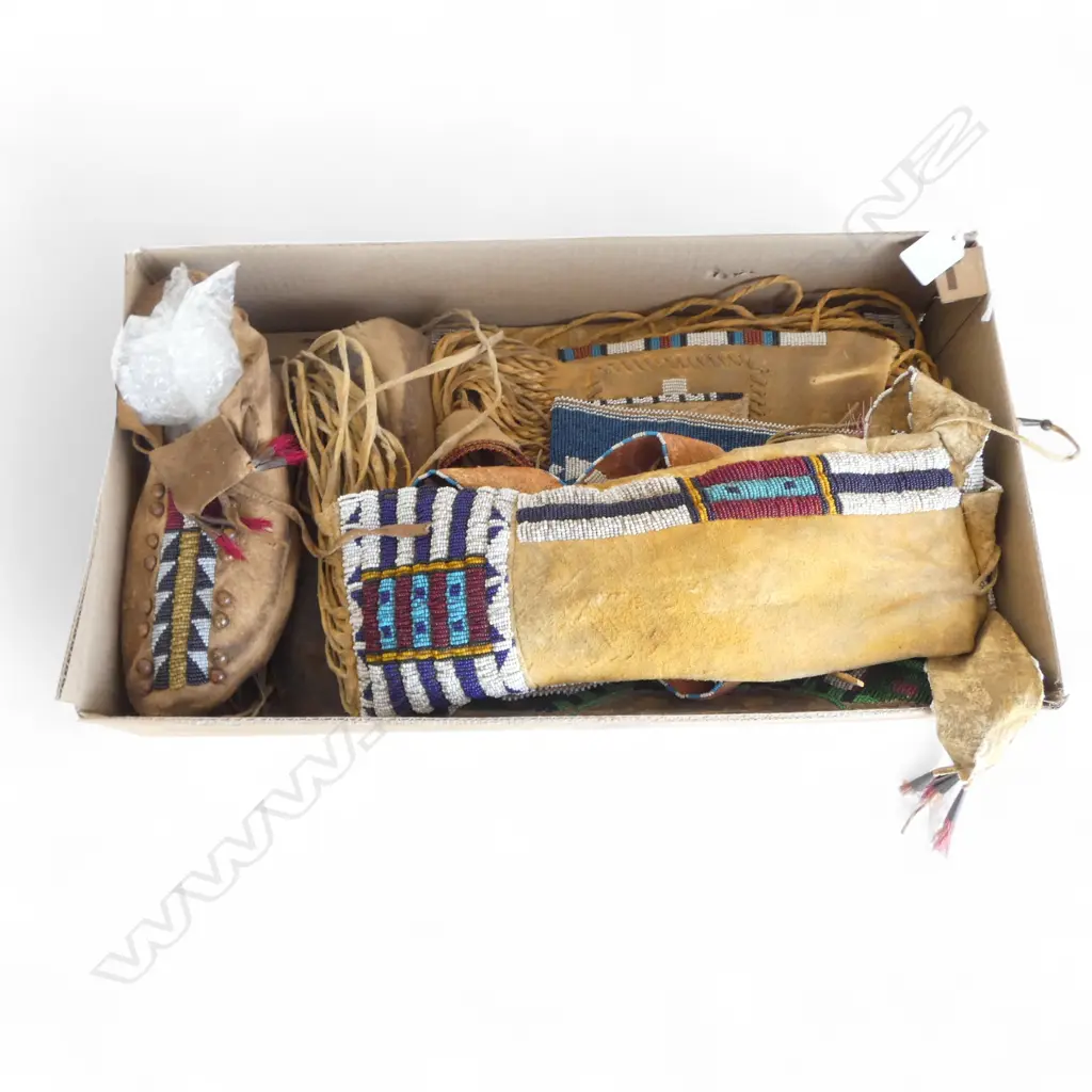 COLLECTION OF NATIVE NORTH AMERICAN NAVAJO LEATHER & GLASS BEAD ITEMS Image 1++