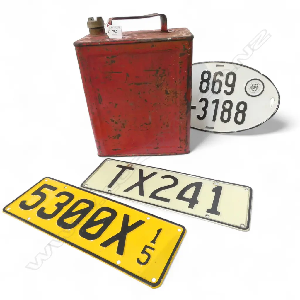 VINTAGE RED METAL SHELL OIL CAN H.320mm + 3 REGISTRATION NUMBER PLATES; 2 NZ 1 GERMAN Image 1++