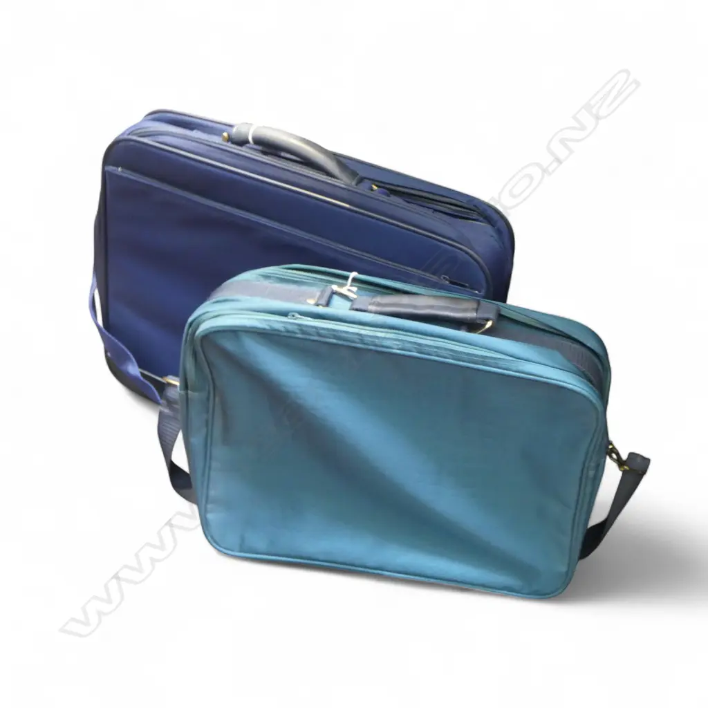 2 VINTAGE AIR NEW ZEALAND TRAVEL BAGS Image 1++