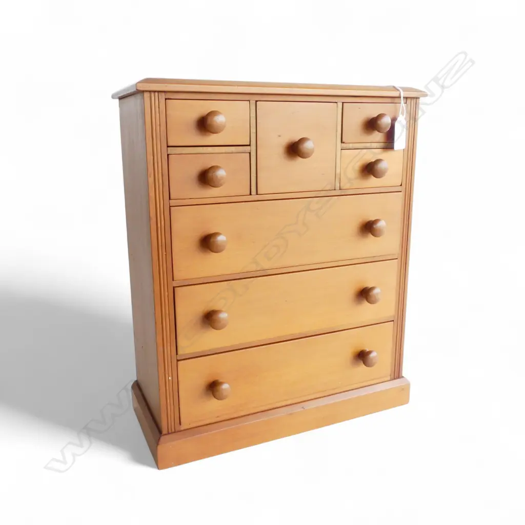 APPRENTICE'S N.Z. WOODEN CHEST 325x140x385mm Image 1++