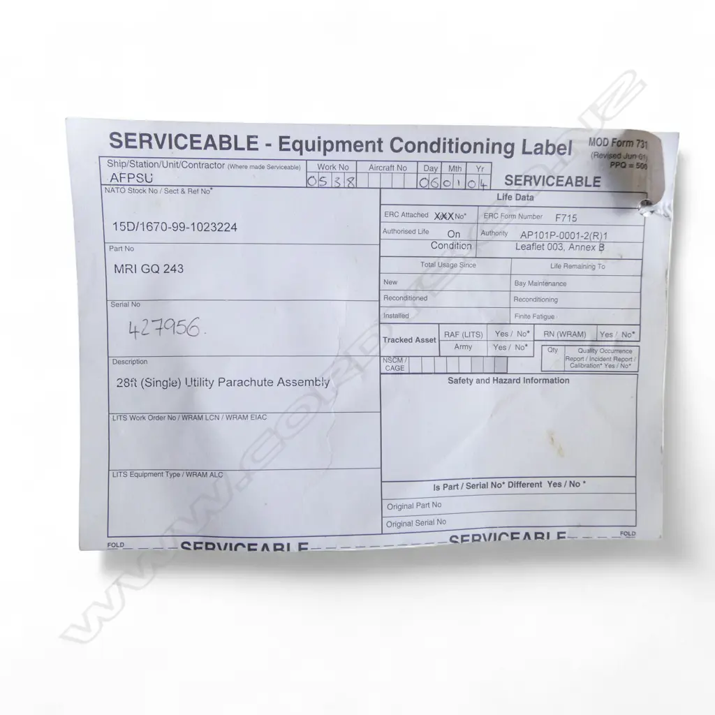 PARACHUTE IN CANVAS BAG Image 1++