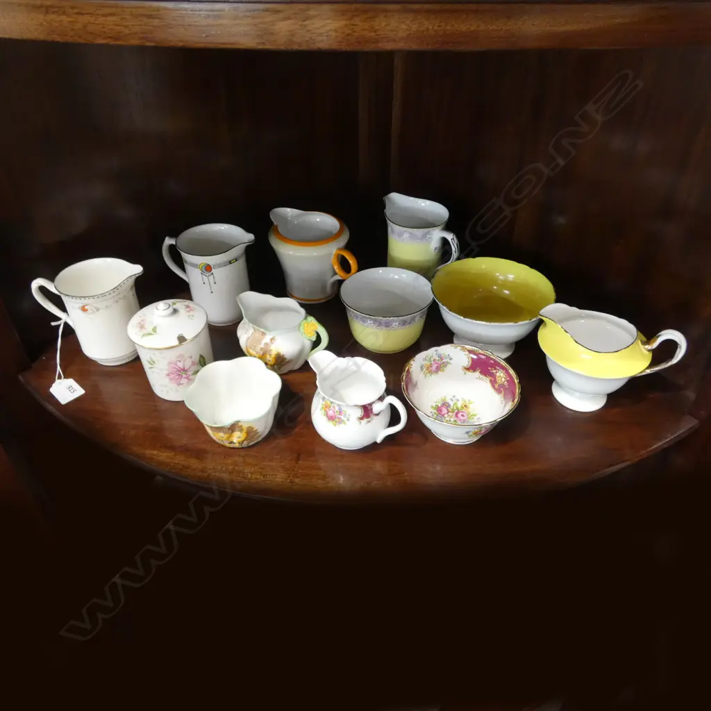 4 SHELLEY CHINA C/SUGARS 3 CREAM JUGS & LIDDED HONEY POT Image 1++
