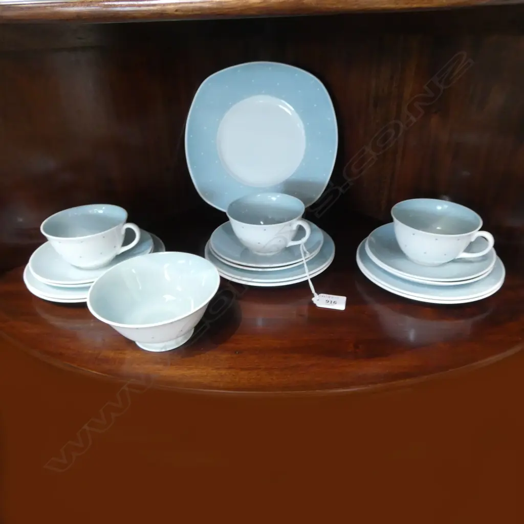 SUSIE COOPER PART TEA SET  Image 1++