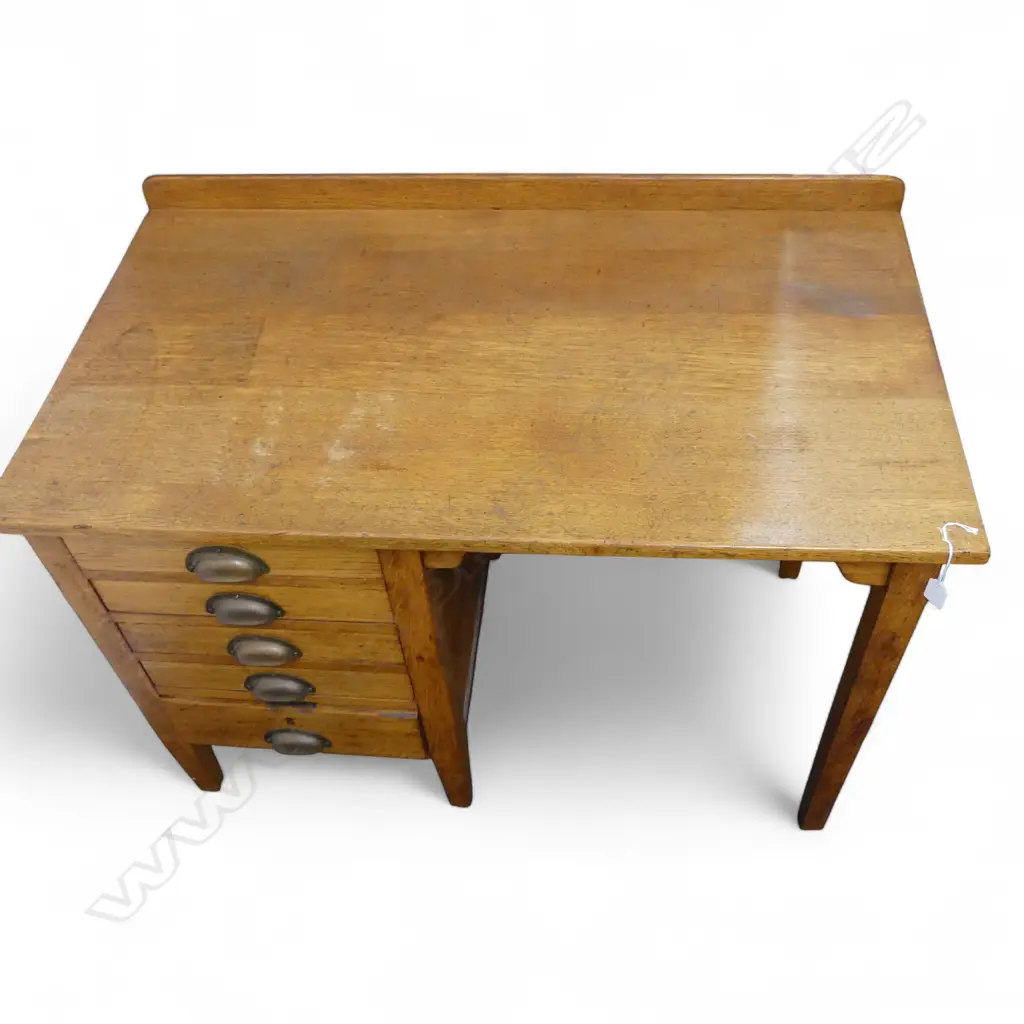 20thC OAK SINGLE PEDASTAL DESK 1070x610x785mm Image 1++