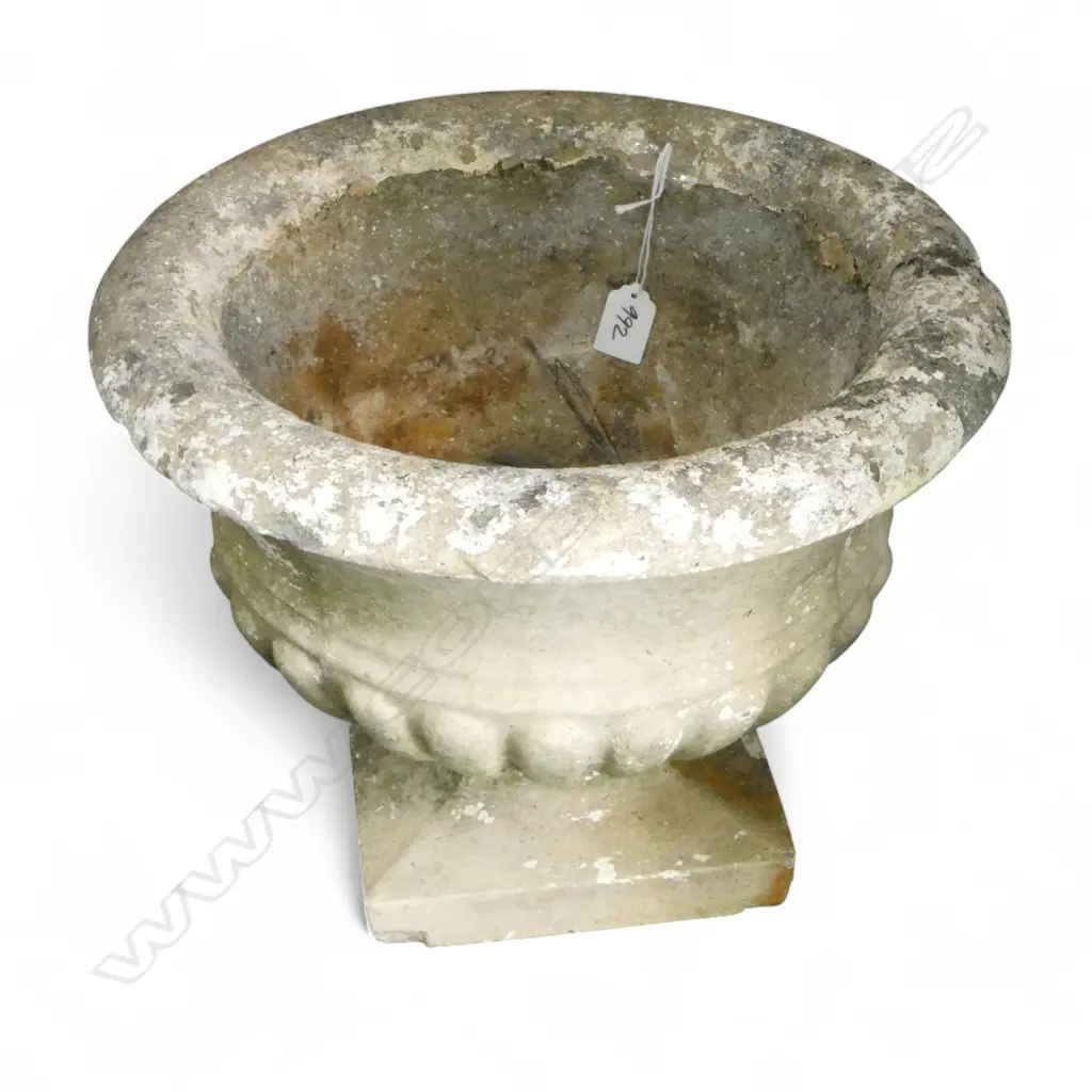 2 WHITE PAINTED GARDEN URNS H.300mm Image 1++