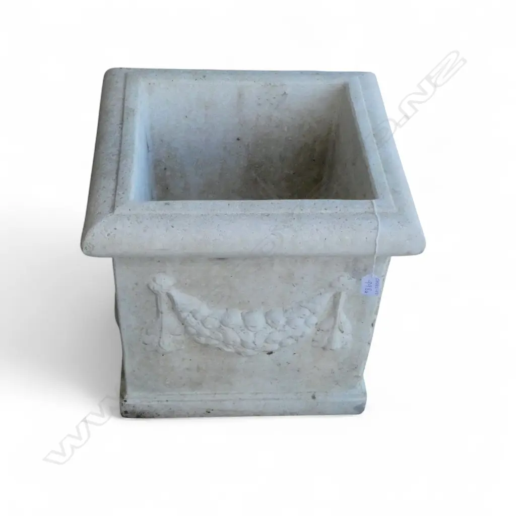 WHITE PAINTED CONCRETE GARDEN PLANTER 420x420x380mm Image 1++