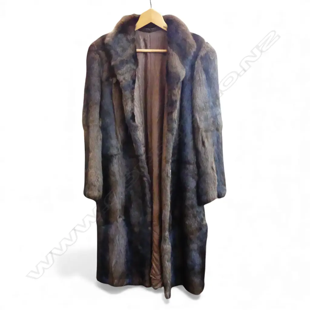 RABBIT 3/4 LENGTH COAT  Image 1++