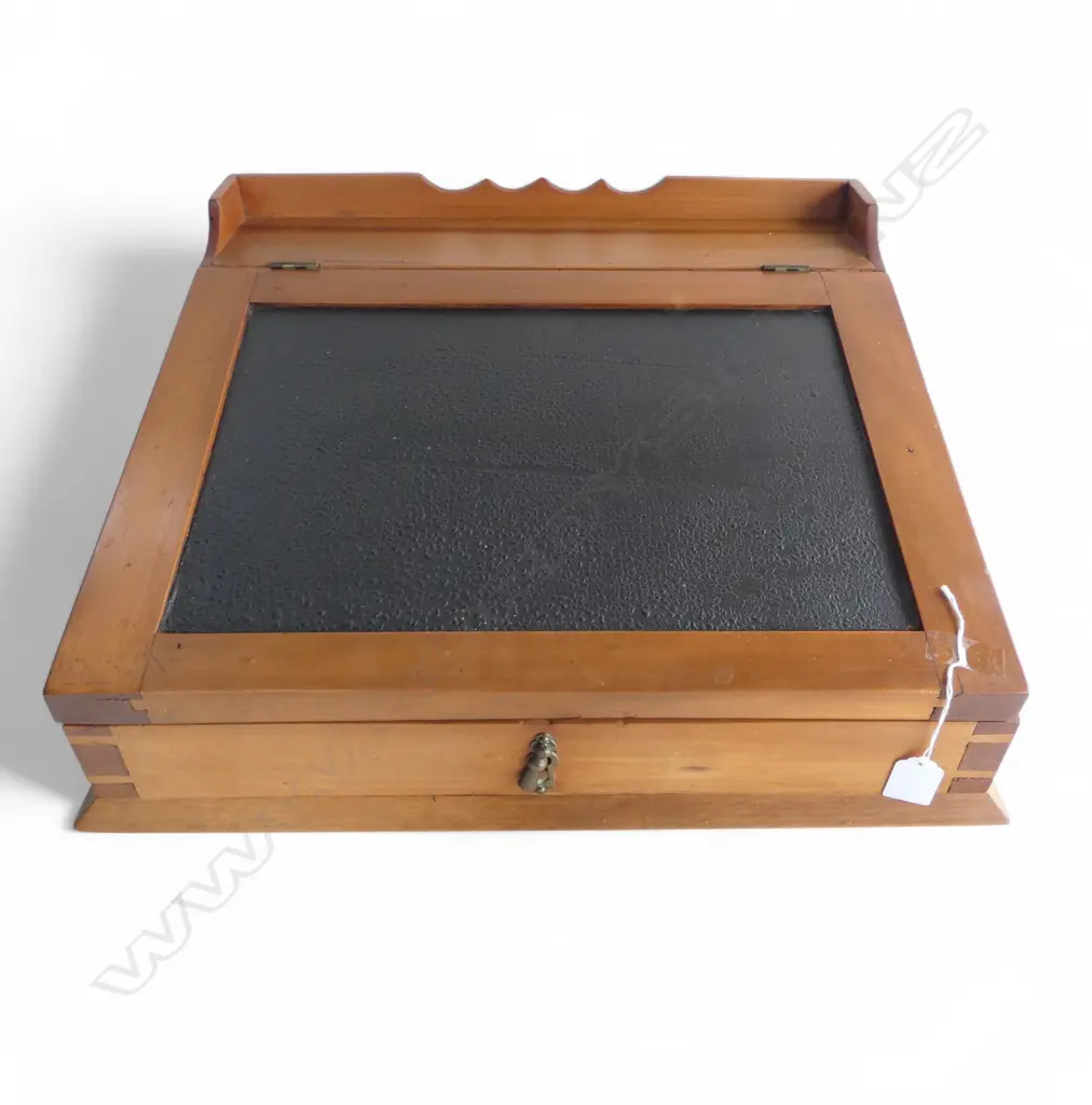 VINTAGE KAURI WRITING SLOPE 500x440x215mm Image 1++