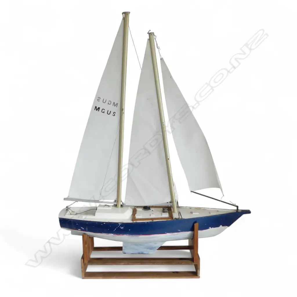 MODEL SAIL BOAT on stand H.1140mm Image 1++