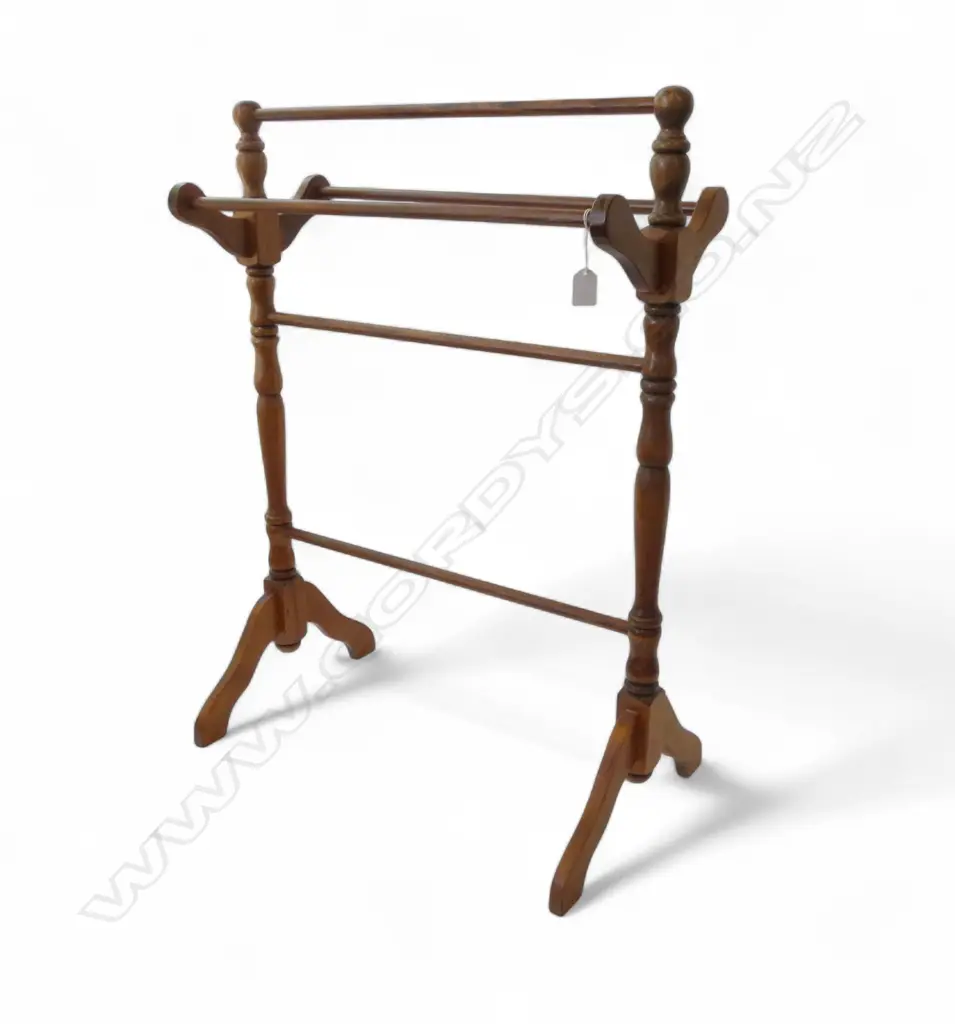  A WOODEN TOWEL RAIL, L.640MM H.870MM  Image 1++