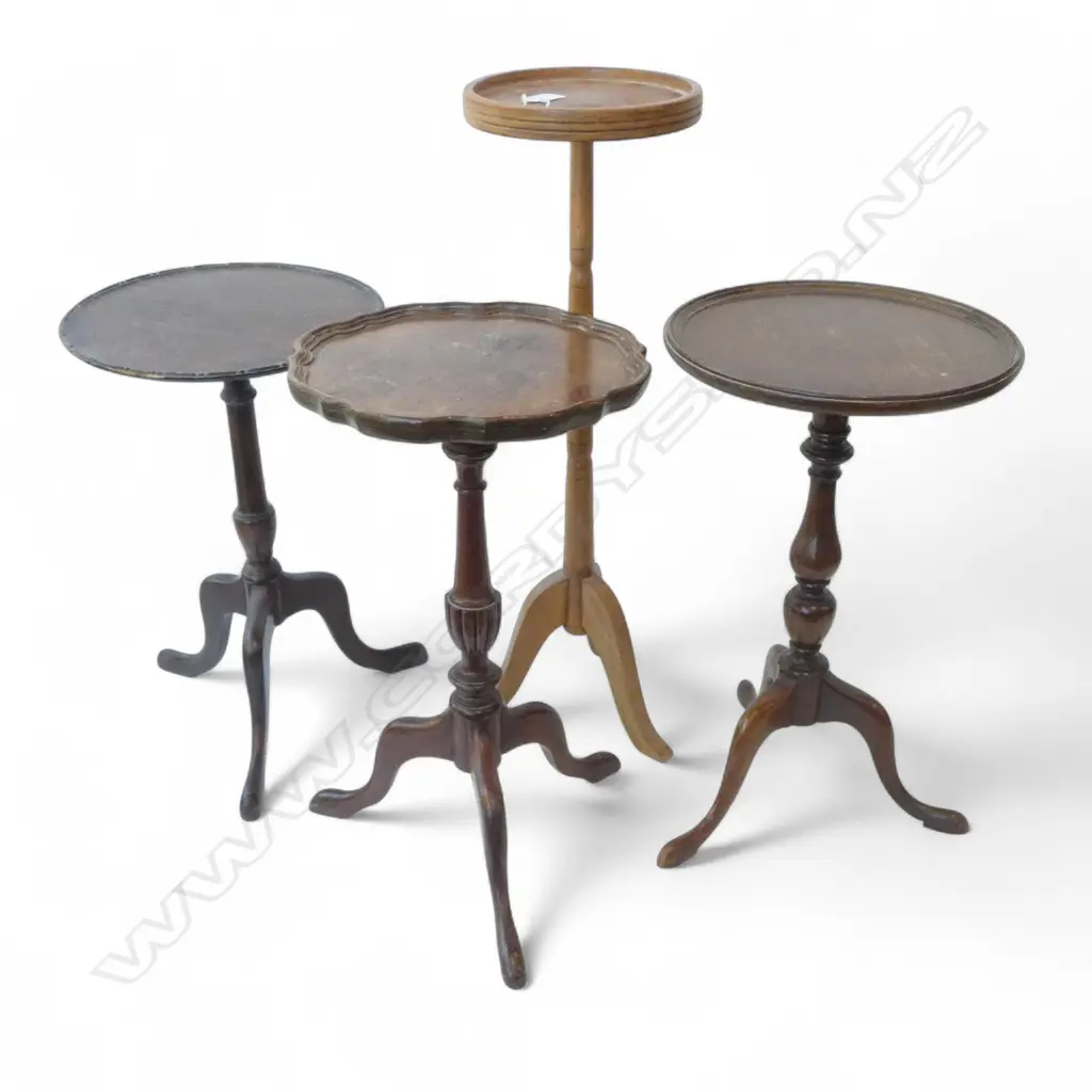 4 SMALL WINE/TABLES tops marked H.685mm Image 1++