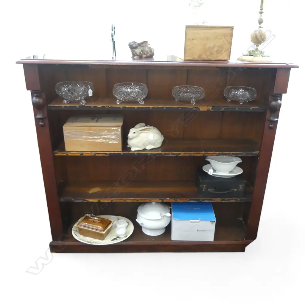 COLONIAL KAURI STANDING BOOKCASE w. 3 ADJ. SHELVES. THE SHELF FRONTS WITH REMAINS OF LEATHER TRIM & BRASS STUDS Image 1++