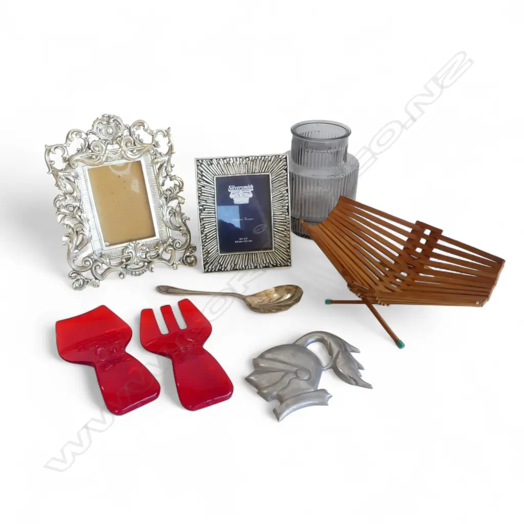 ASST. COLLECTABLES Incl. FRAMES, WOOD SLAT BASKET FRUIT BOWL etc Image 1++