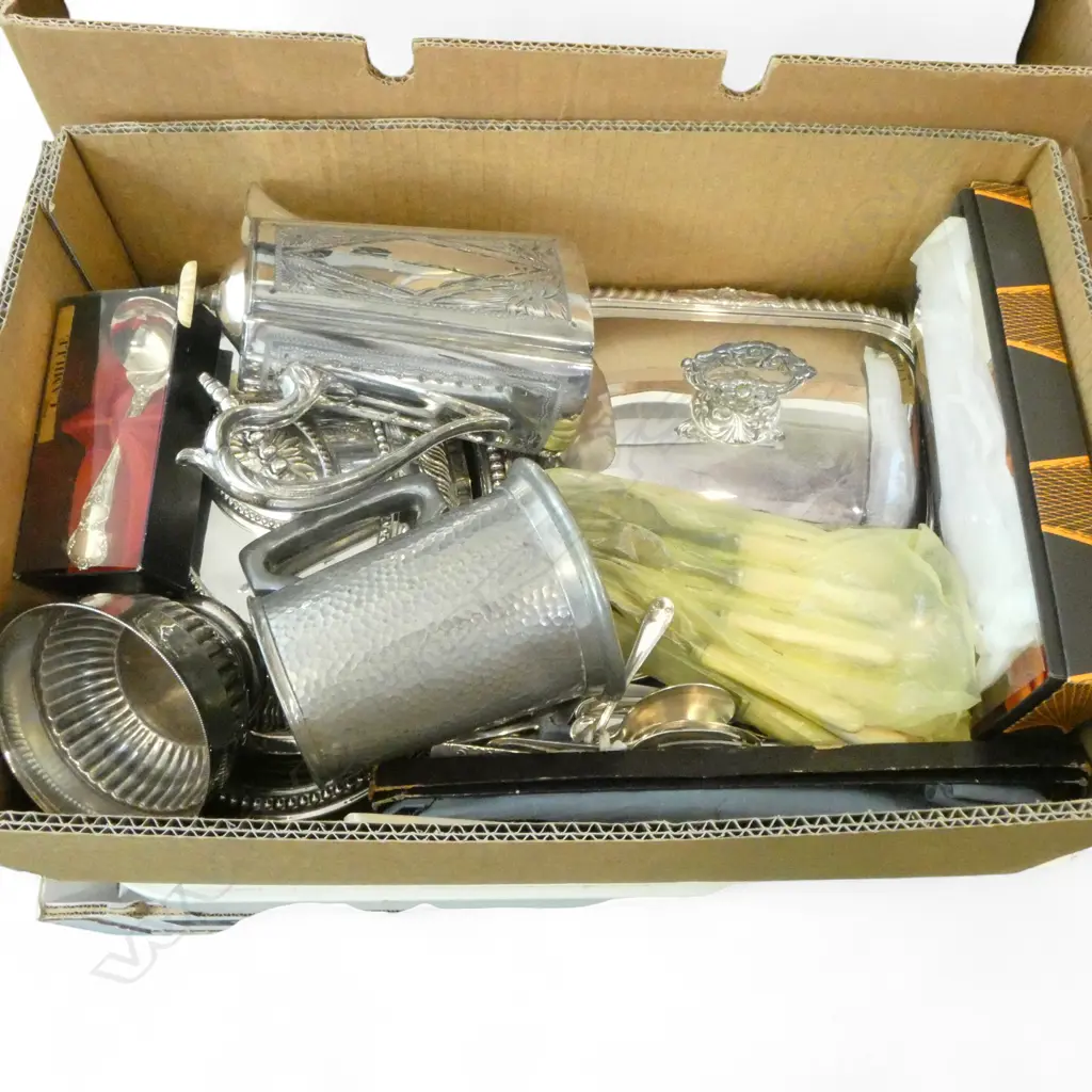 ASST. SILVERPLATE, CUTLERY etc Incl. 'IVORINE' BONE BUTTER KNIVES Image 1++