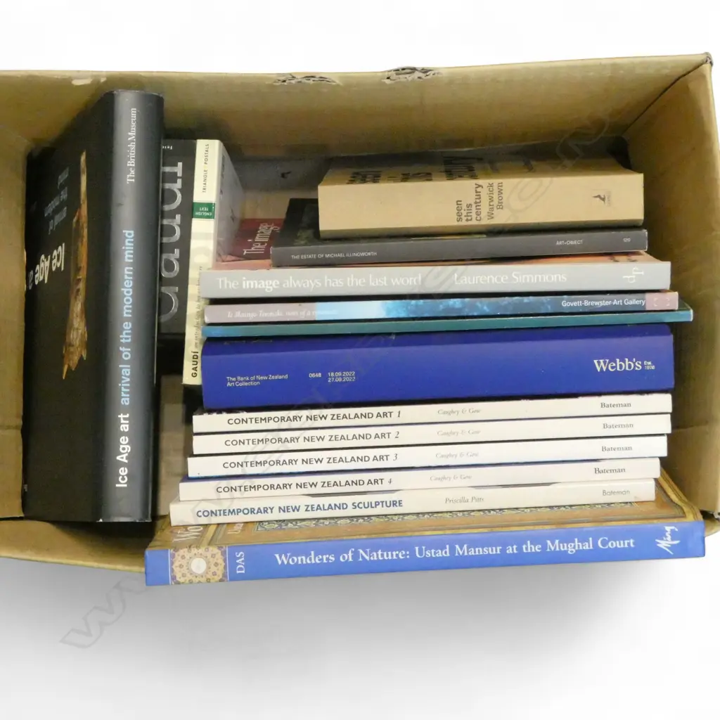 ASST. ART BOOKS Image 1++