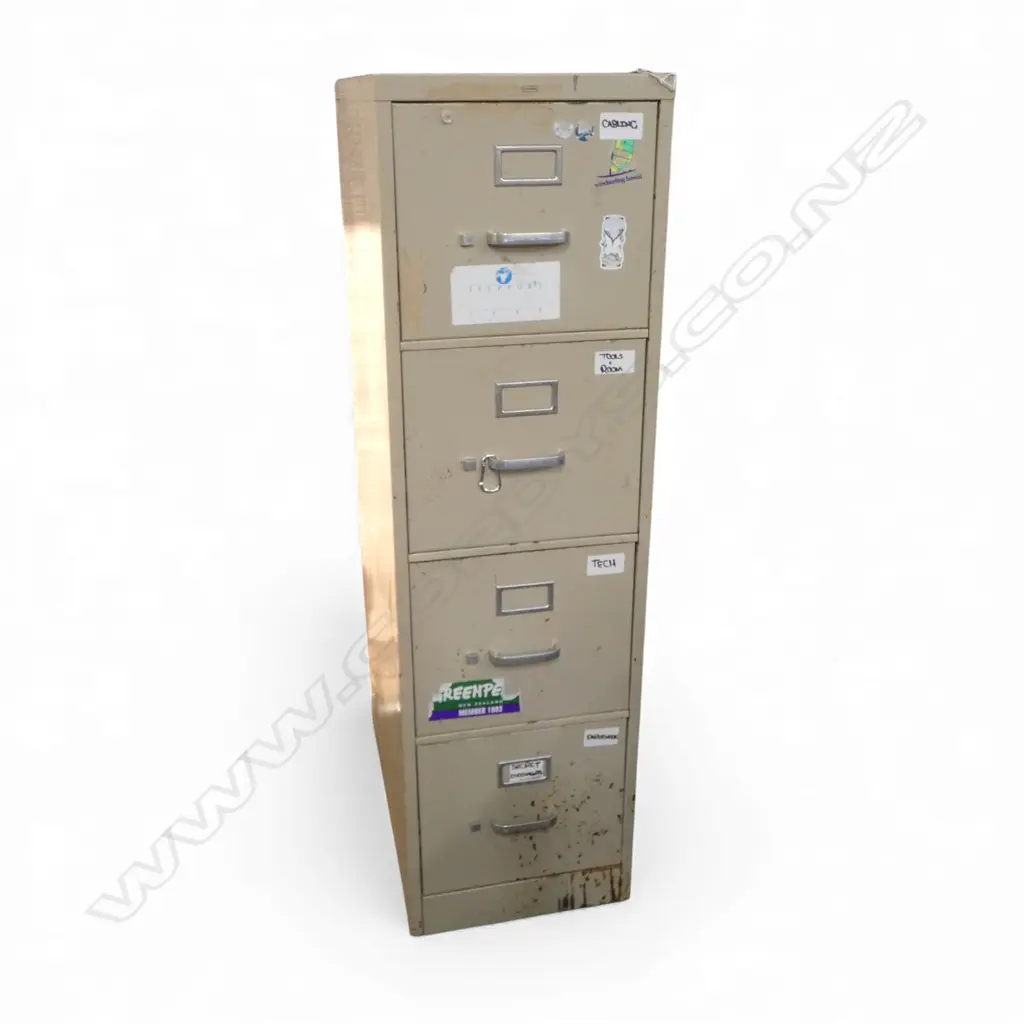 3 DRAW METAL FILING CABINET, SOME RUST 380x675x1320mm Image 1++