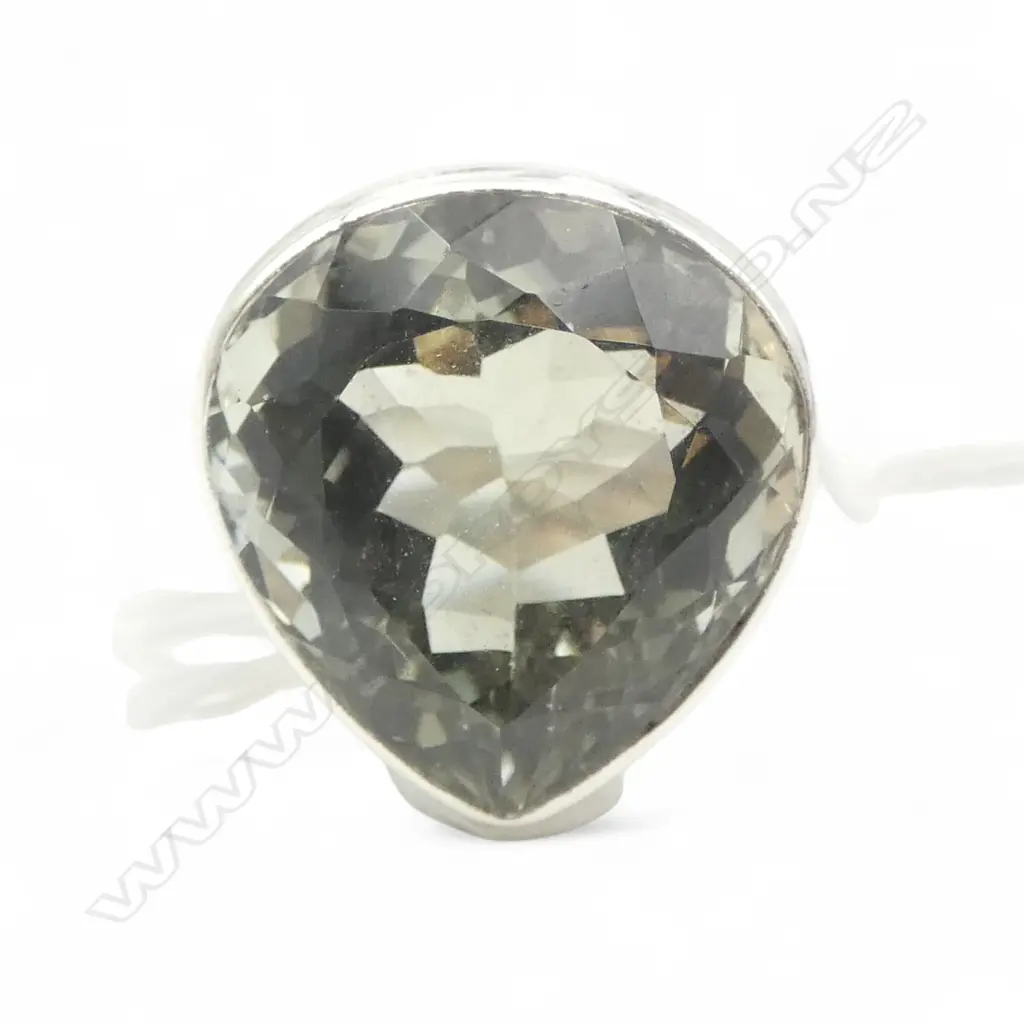 SILVER & GREEN AMETHYST RING SIZE P Image 1++