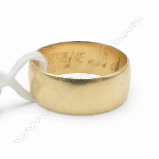 18CT LADIES WEDDER, 3.8gms SIZE K1/2 (6.6mm wide)