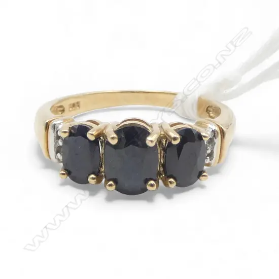 9CT RING, DARK SAPPHIRE & DIAMOND 3.1gms SIZE Q