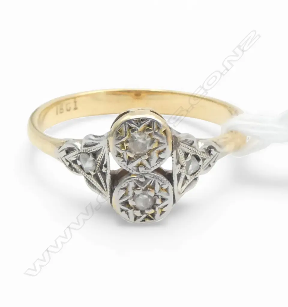 VINTAGE ART DECO 18ct GOLD & 4 SMALL OLD DIAMOND RING 2.4gms SIZE M Image 1++