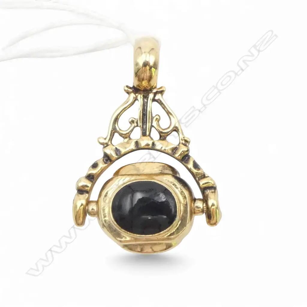 GOLD PLATED ANTIQUE STYLE 3 FACED ONYX FOB Image 1++