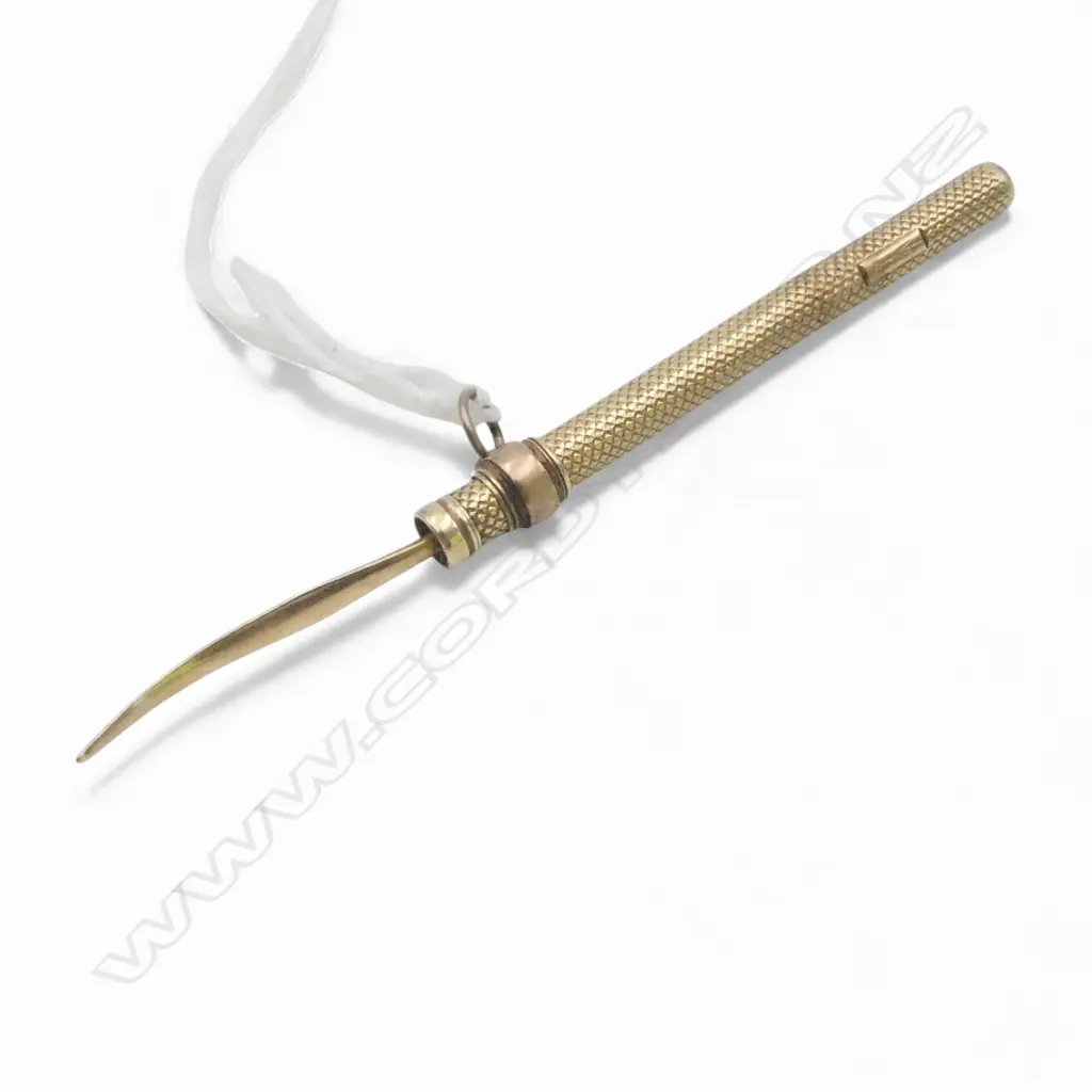 9ct GOLD RETRACTABLE TOOTH PICK L.50mm 2.9gms Image 1++