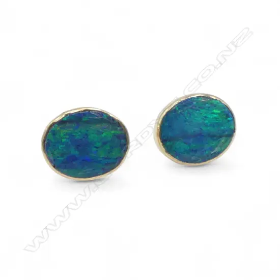 9ct Y/GOLD OPAL STUDS EARRINGS with good play of colour slight crazing. weight 2gms