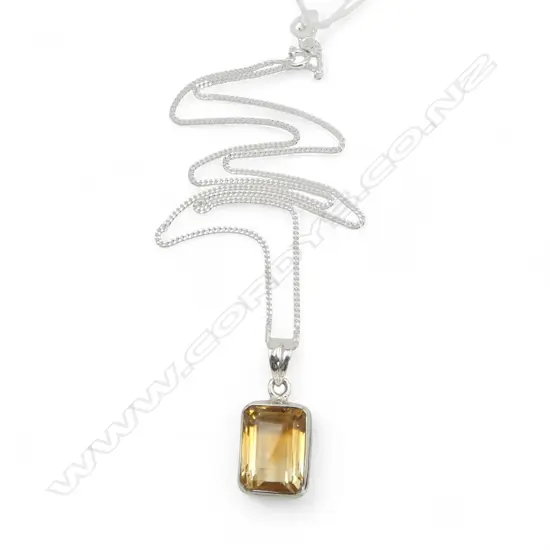 SILVER & CITRINE PENDANT on SILVER CHAIN
