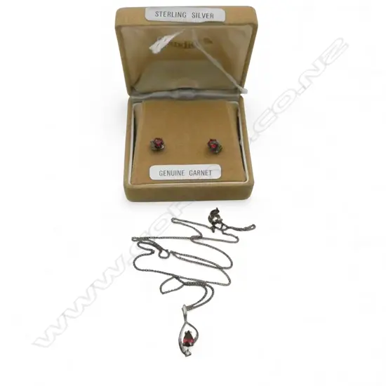 VINTAGE SILVER AND GARNET NECKLACE AND EARRINGS IN BOX