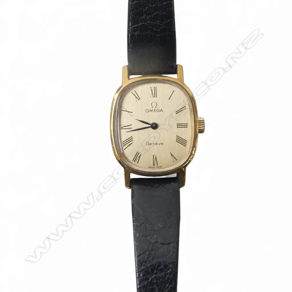 RETRO OMEGA LADIES DRESS WATCH GOLD PLATE GENEVE roman numerals manual wind in going order original strap Image 1++