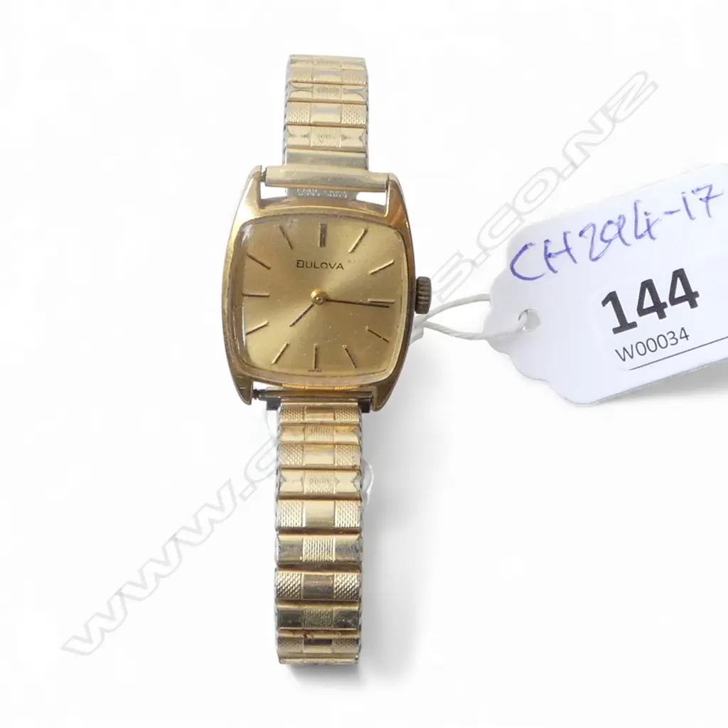 VINTAGE BULOVA WRISTWATCH  Image 1++