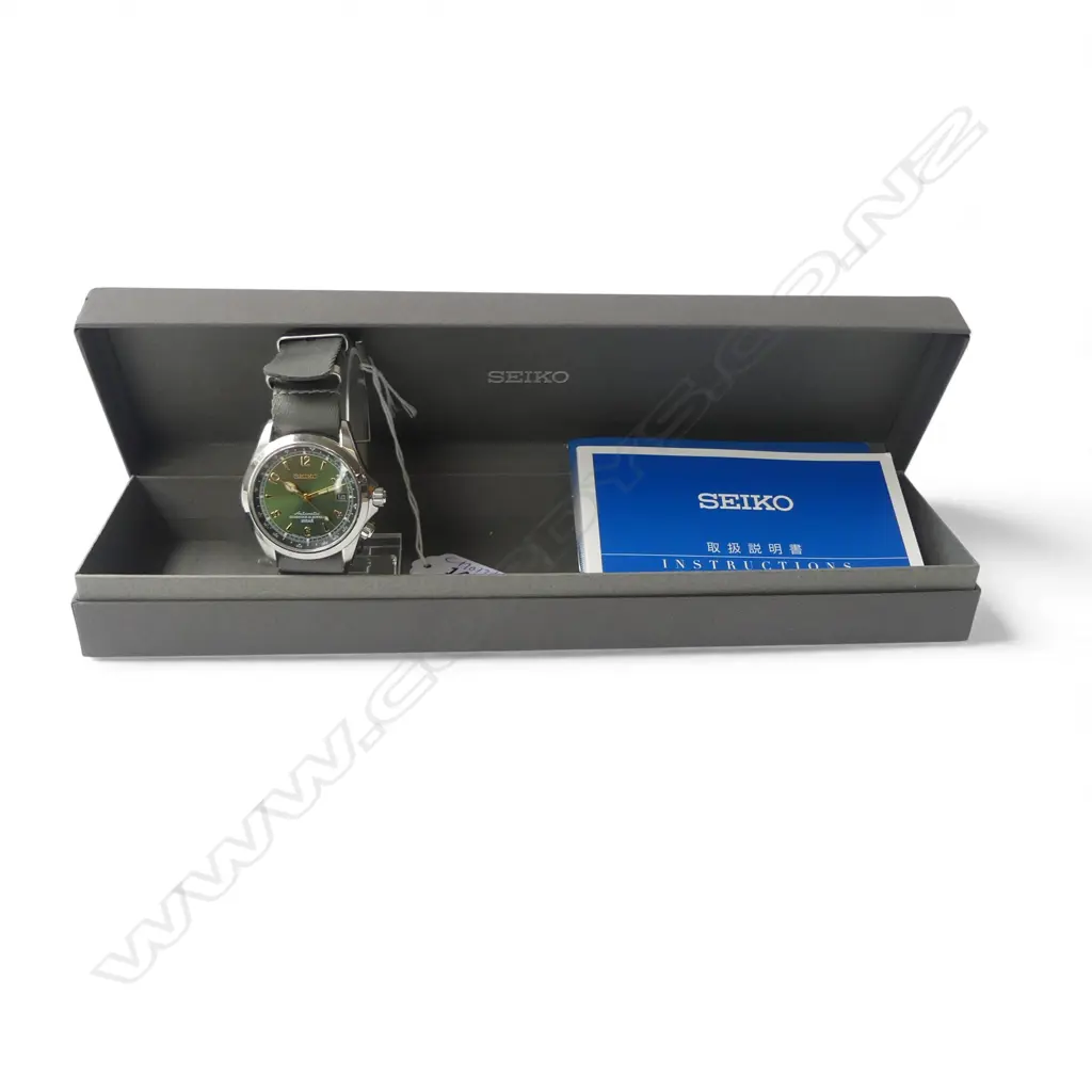 SEIKO 'AUTOMATIC DIASHOCK 23 JEWELS 20BAR' GENTS WRIST WATCH, CANVAS STRAP, GREEN DIAL, RUNNING + 2 MANUALS & BOX Image 1++
