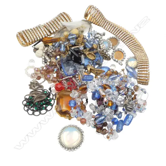 ASST. GLASS BEAD & DIAMANTE COSTUME JEWELLERY