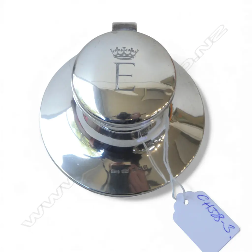 SILVER CAPSTAN INKWELL with Queen Elizabeth's Royal cypher. Gifted to a titled NZ Lady by QEII. Birmingham 1989 Image 1++