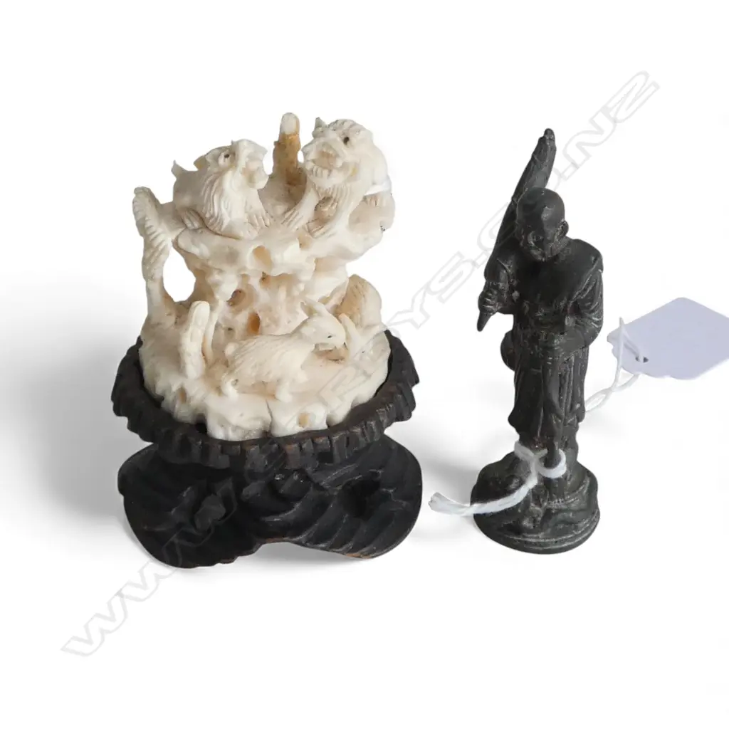 ORIENTAL CARVED BONE FIGURE GROUP ON WOOD STAND H.80mm + BRONZE FIGURE  Image 1++