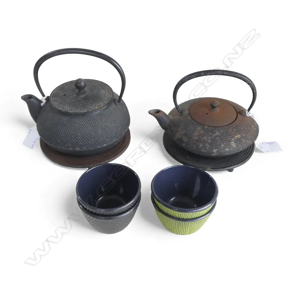 2 ORIENTAL CAST IRON TEASETS TEAPOTS DIA 160 & 140 & 2 TEACUPS EACH Image 1++