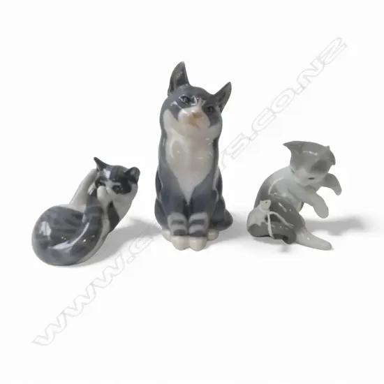 3 PORCELAIN CATS; 2 ROYAL COPENHAGEN, 1 LLADRO H.130mm
