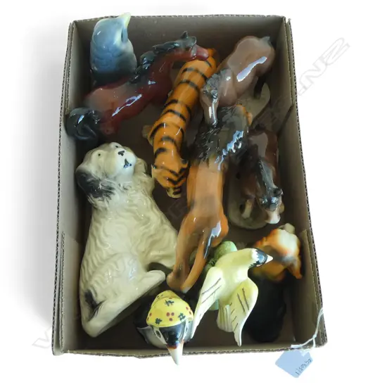 TRAY OF 10 VINTAGE CHINA ANIMAL FIGURINES AVERAGE H120MM