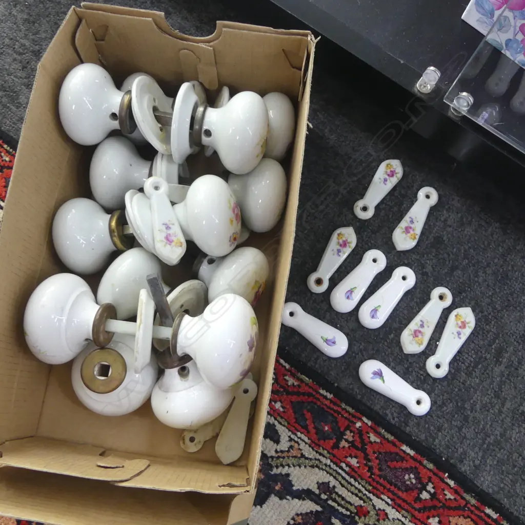 7 NZ MADE CERAMIC DOOR KNOBS + ESCUTCHEON COVERS Image 1++