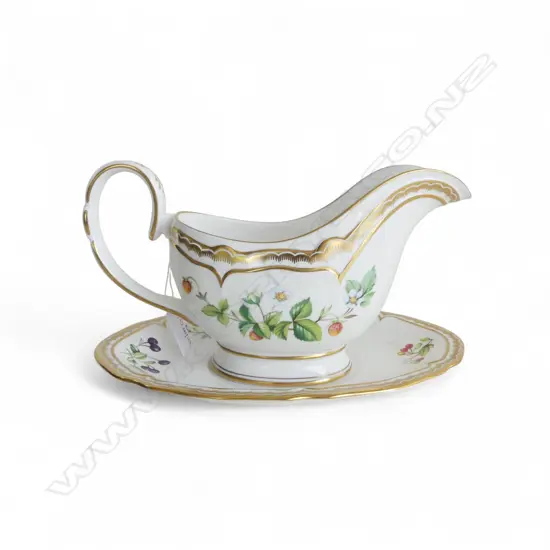ROYAL WORCESTER SANDRINGHAM SAUCE BOAT & SAUCER L.225mm
