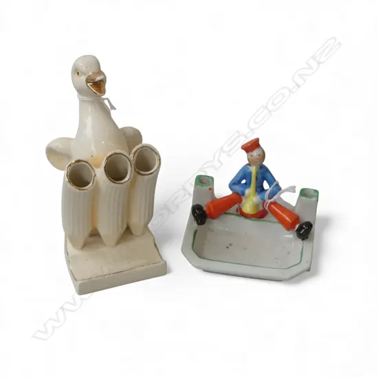 NOVELTY VINTAGE DUCKLING TOOTH BRUSH HOLDER + FIGURED SOAP DISH
