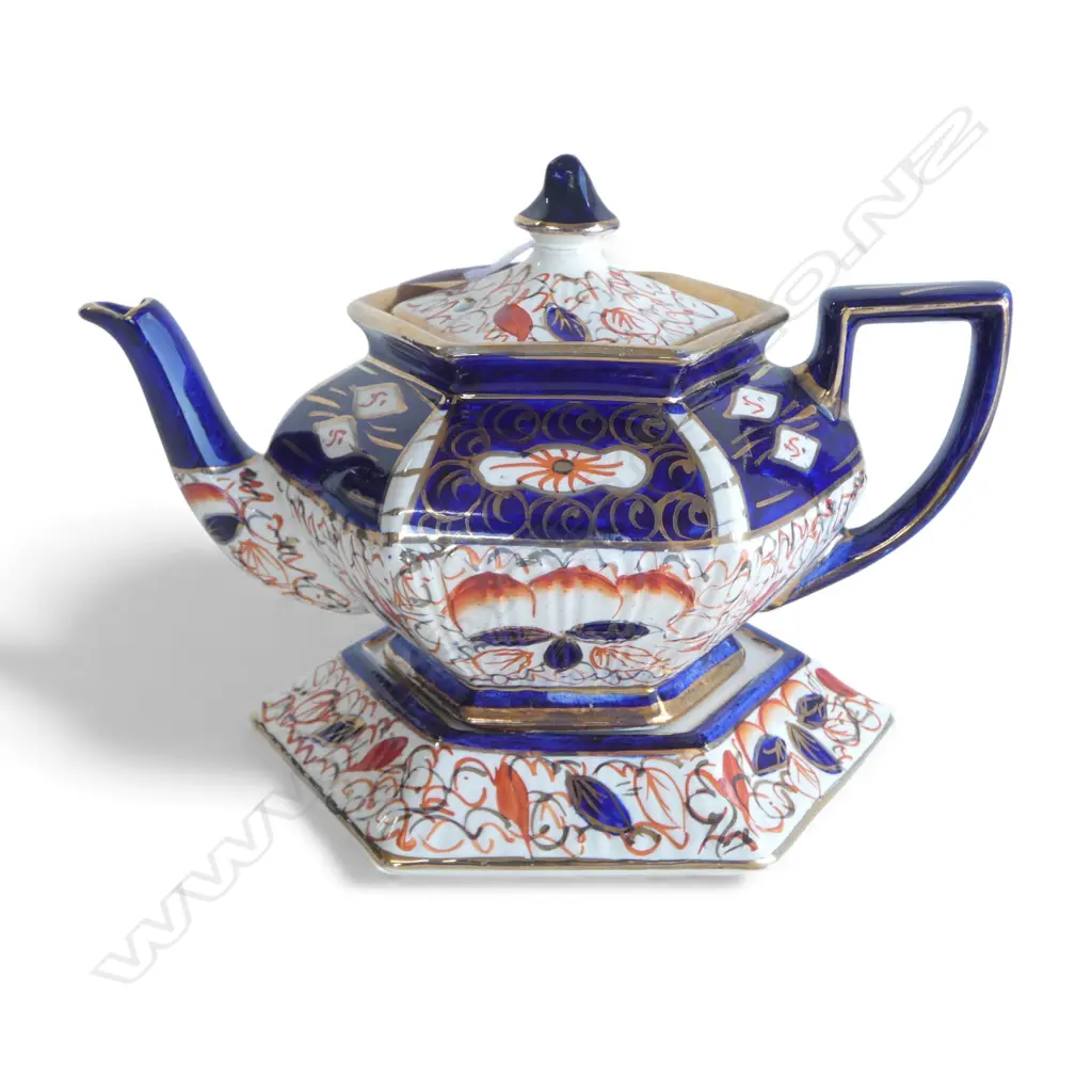 IMARI TEAPOT & STAND; ARTHUR WOOD ENGLAND H.170mm spout repaired Image 1++