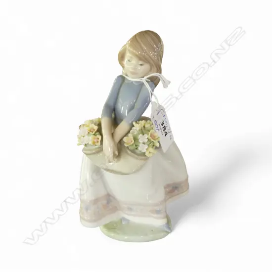 LLADRO #5467 'MAY FLOWERS' H.160mm + BOX