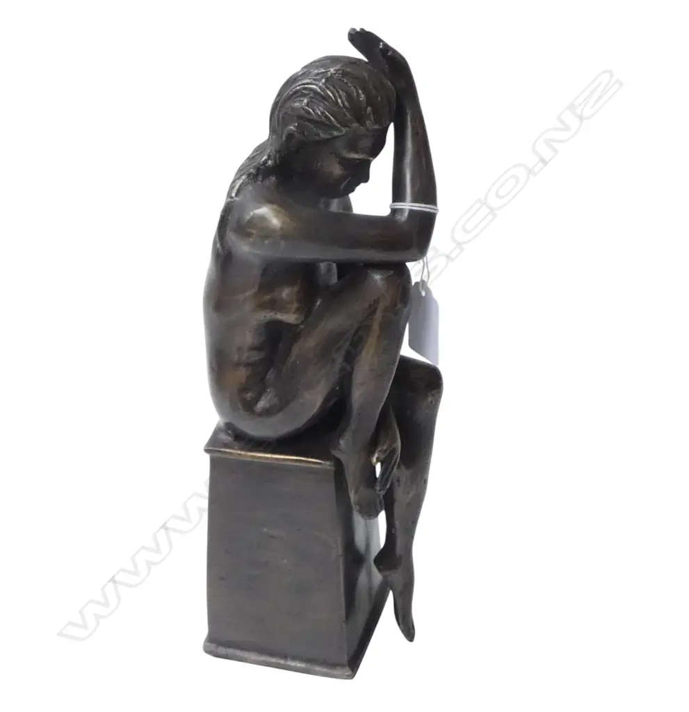 BRONZED BRASS SCULPTURE; SEATED WOMAN H.300mm Image 1++