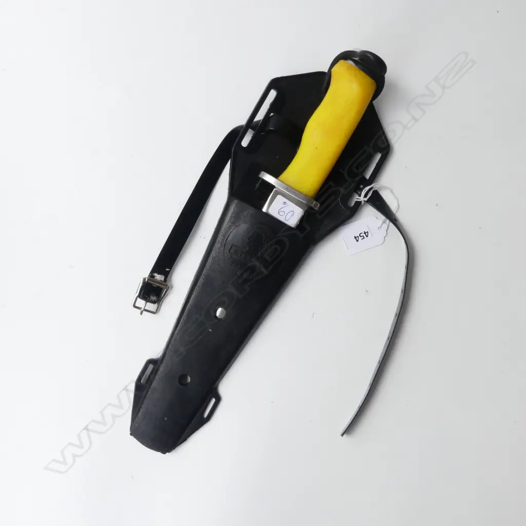 JAPANESE STAINLESS STEEL KNIFE IN PLASTIC HOLSTER H.360mm Image 1++