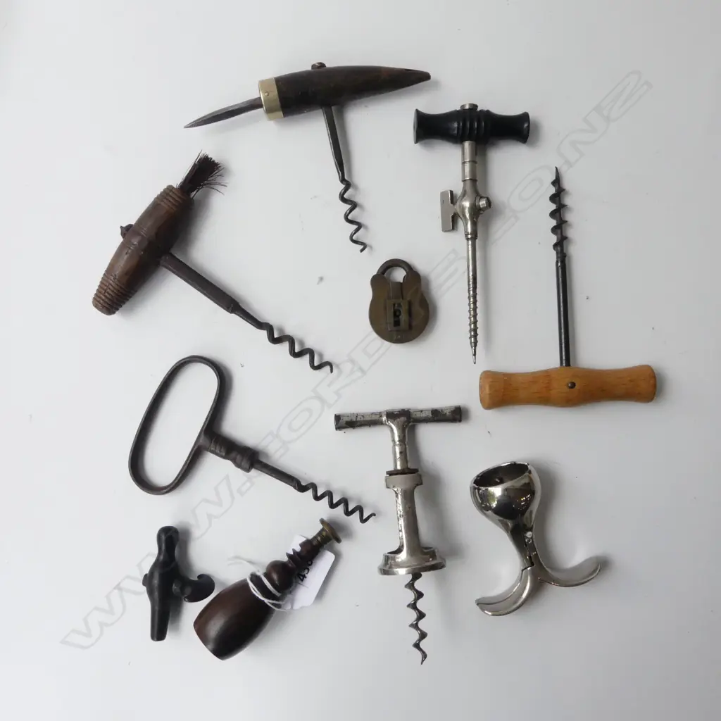 8 VINTAGE CORKSCREWS + LOCK & SEAL Image 1++